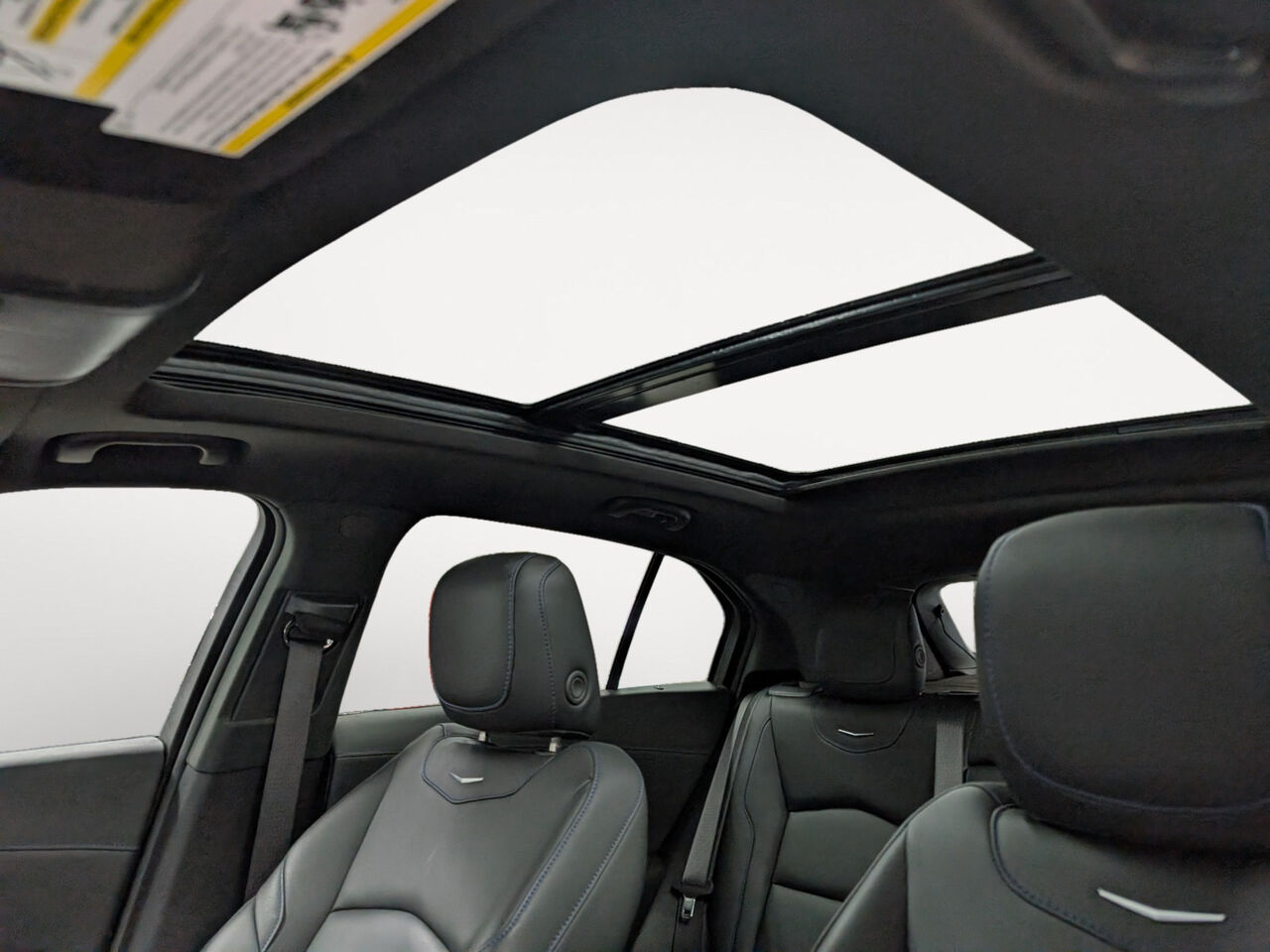 2025 Cadillac XT4 - Image 21