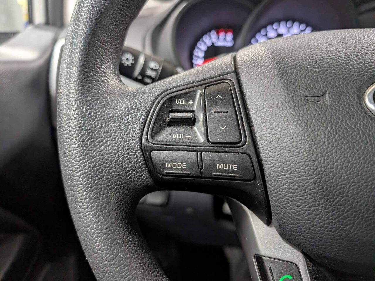 2017 Kia Rio - Image 14