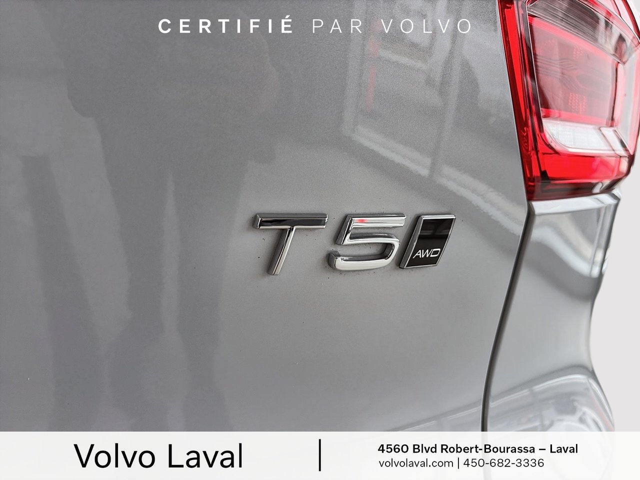 2022 Volvo XC40 - Image 40