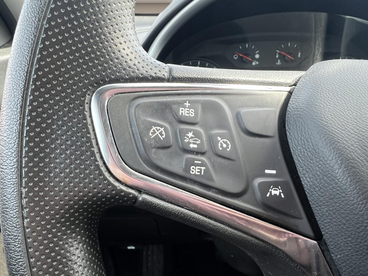2023 Chevrolet Malibu - Image 19