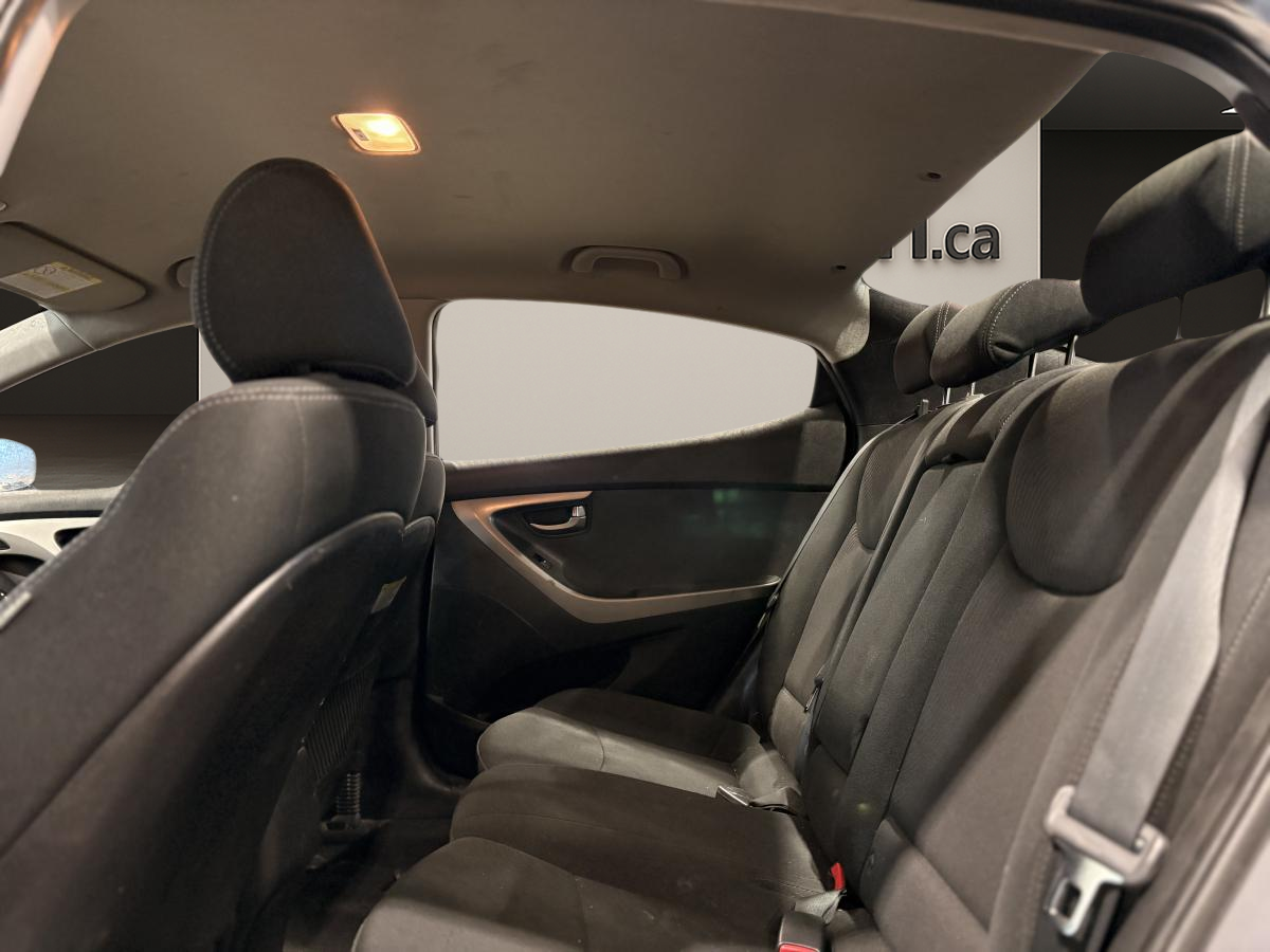 2016 Hyundai Elantra - Image 30