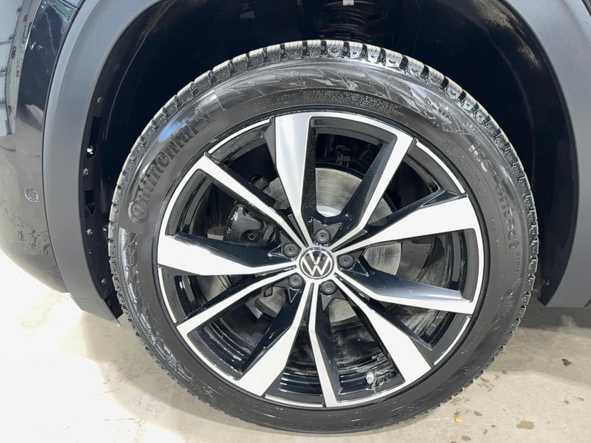 2025 Volkswagen Atlas - Image 43