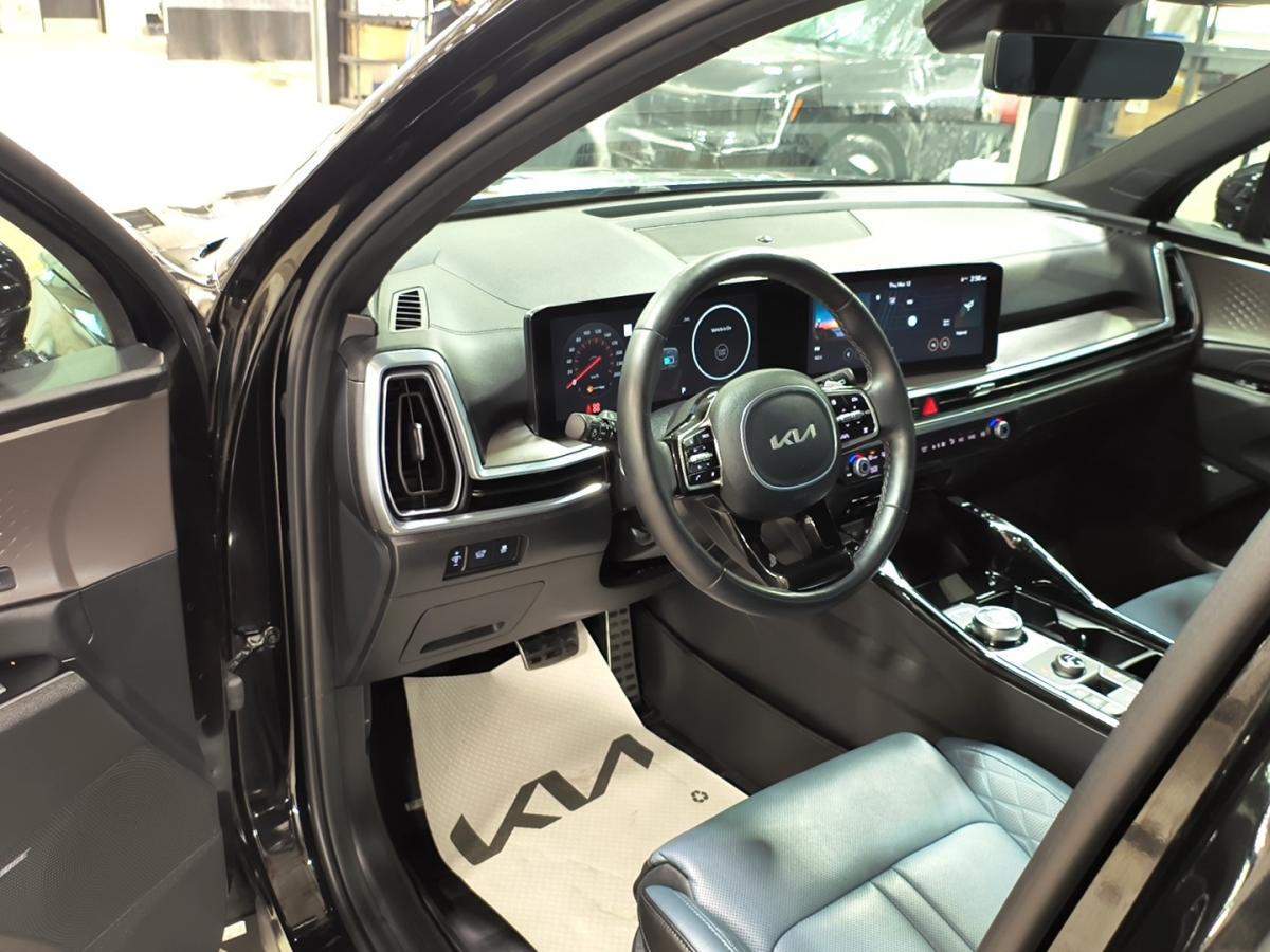 2025 Kia Sorento - Image 53