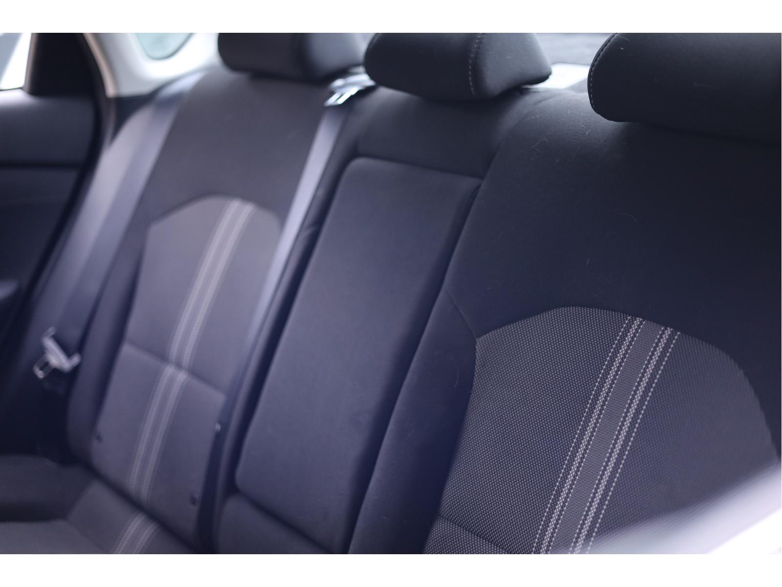 2023 Kia Forte - Image 36