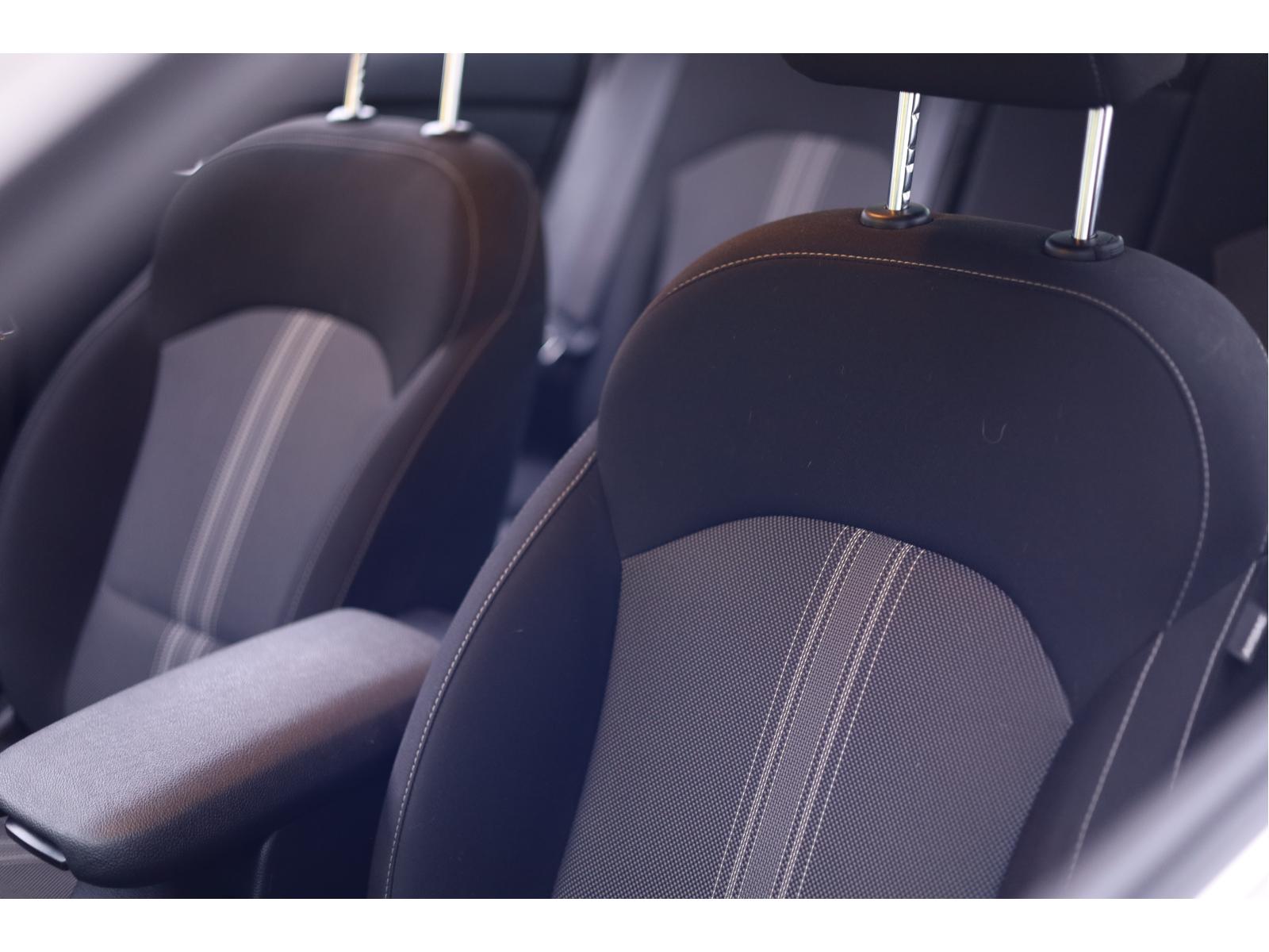 2023 Kia Forte - Image 37