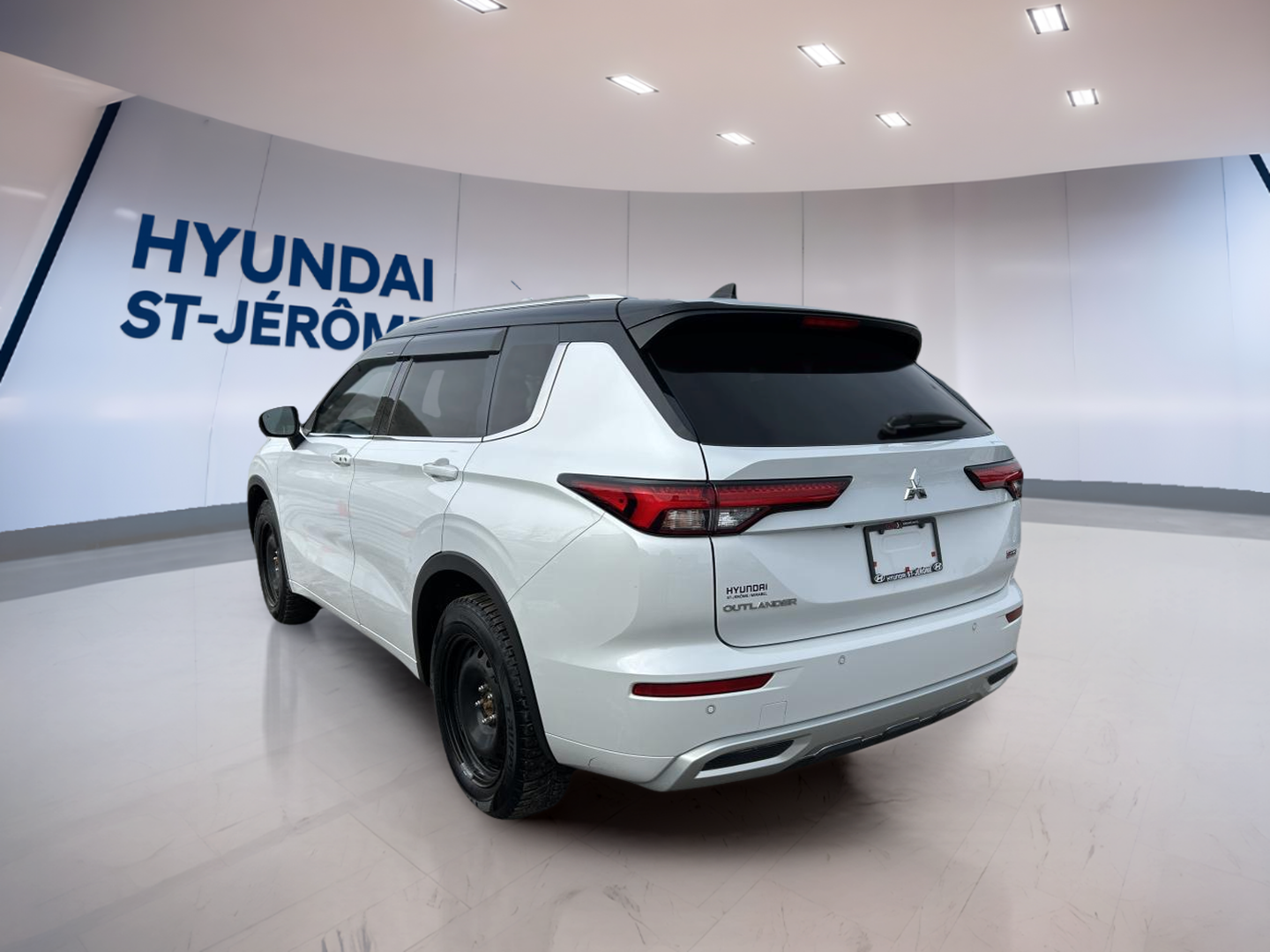 2024 Mitsubishi Outlander - Image 103