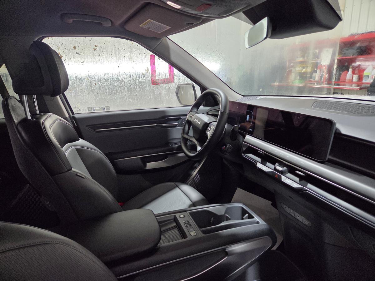 2026 Kia EV9 - Image 107
