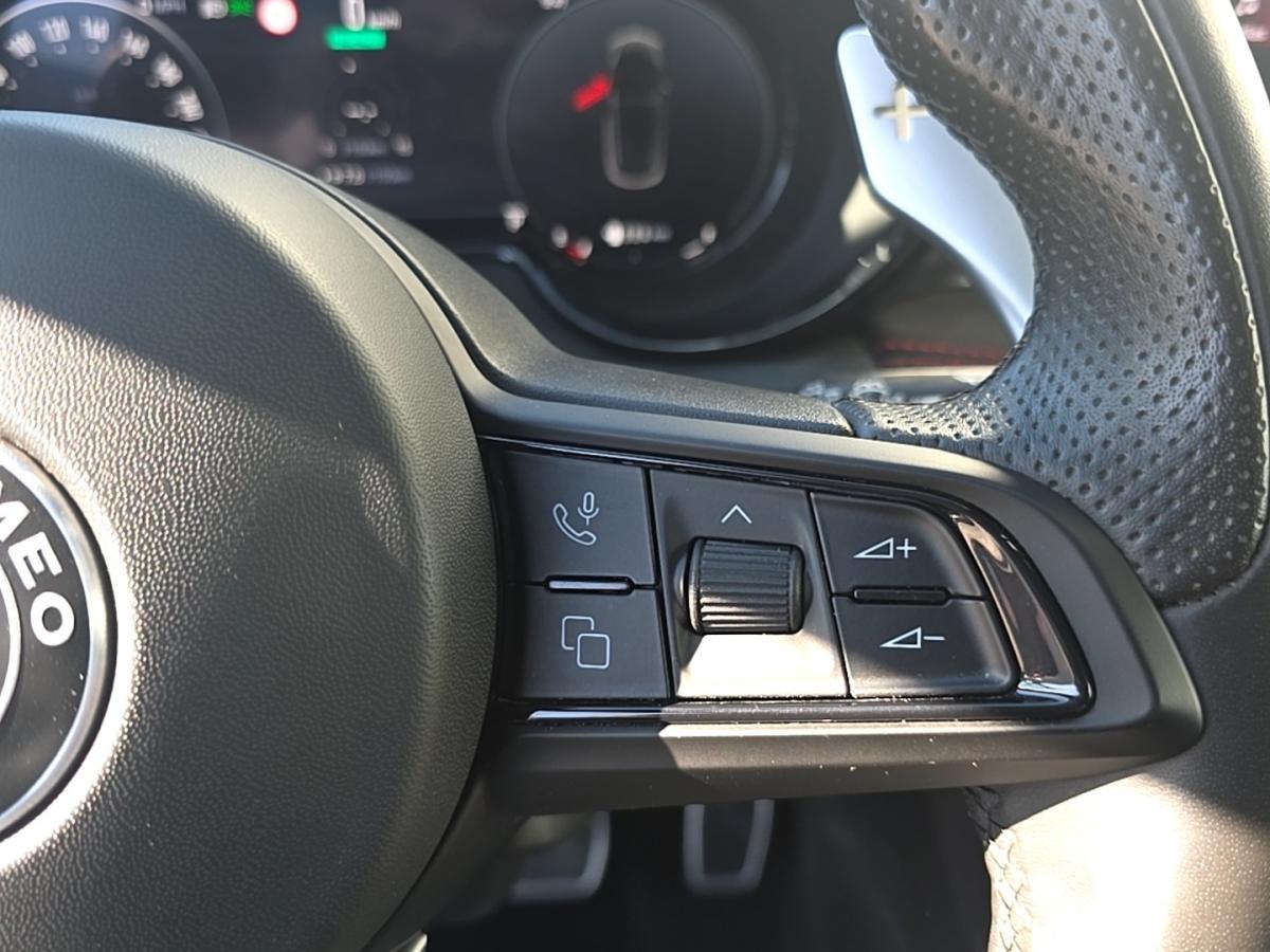 2024 Alfa Romeo Tonale - Image 143