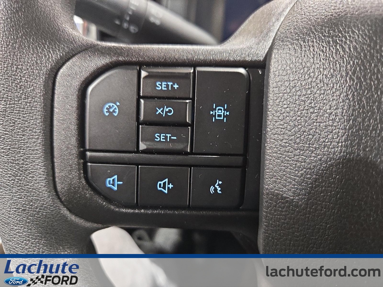 2025 Ford F-150 - Image 136