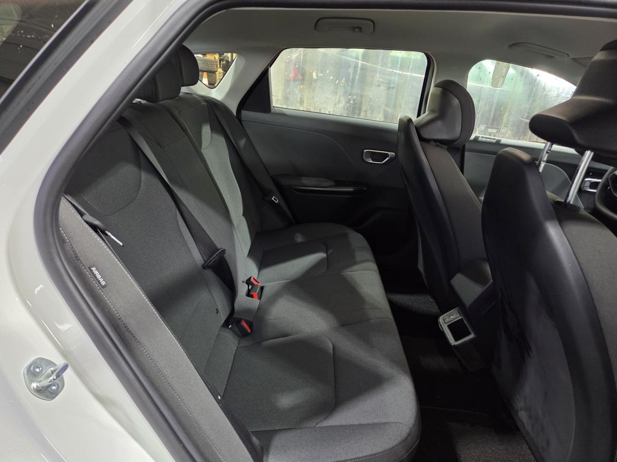 2025 Kia K4 - Image 107