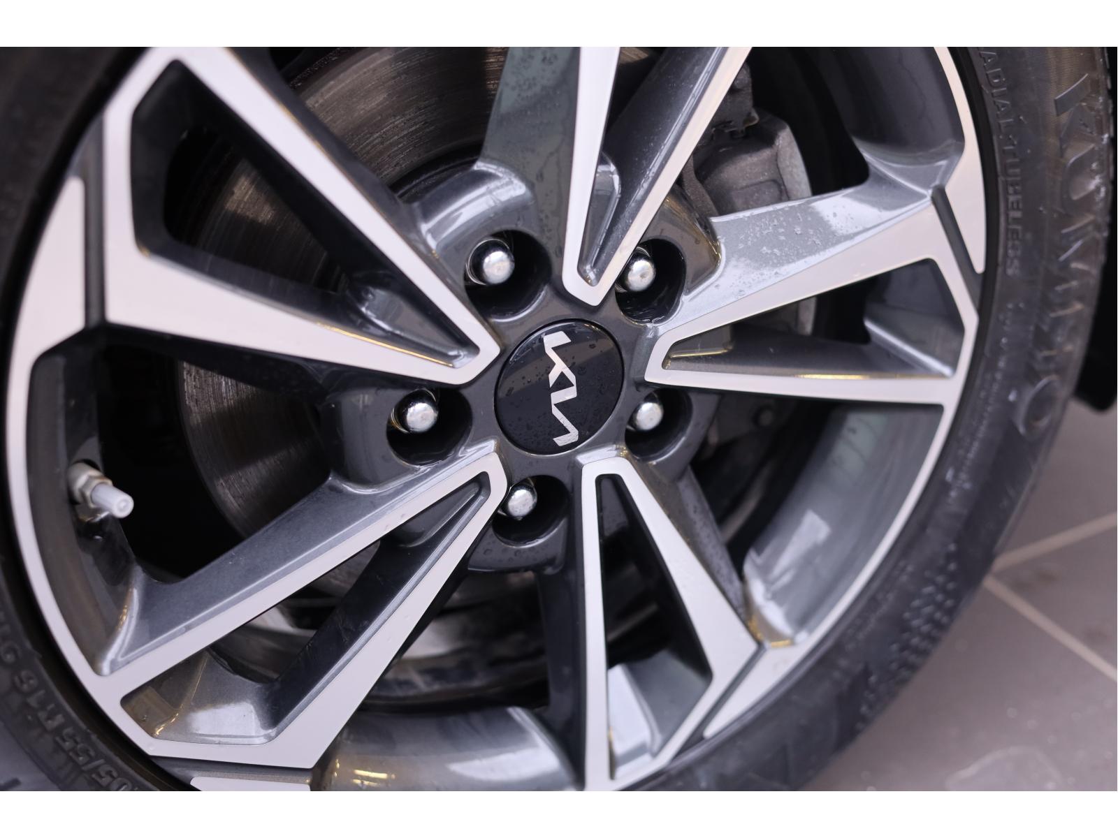 2023 Kia Forte - Image 76