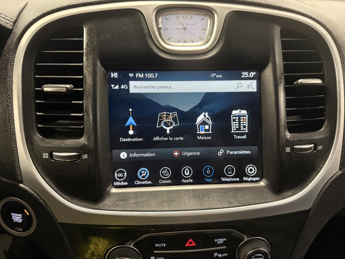 2022 Chrysler 300 - Image 164