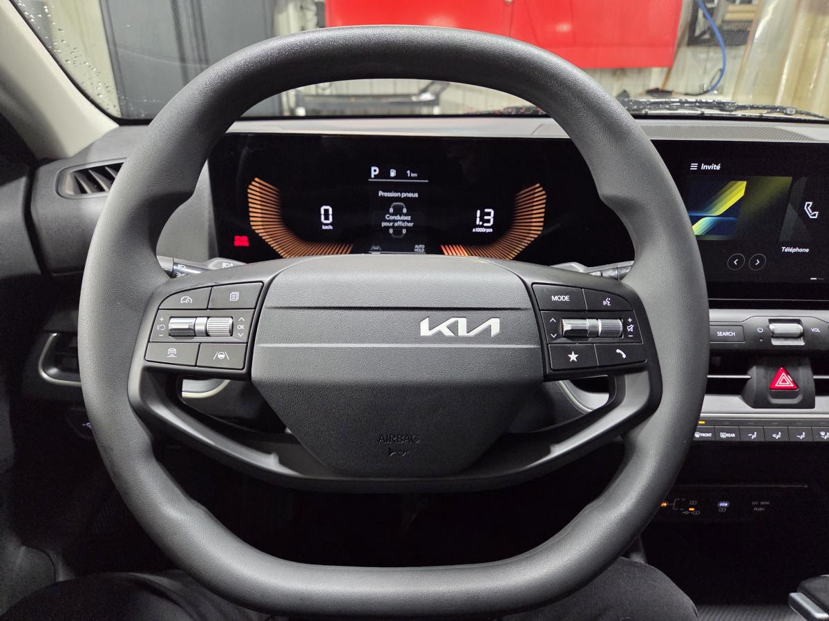 2025 Kia K4 - Image 138