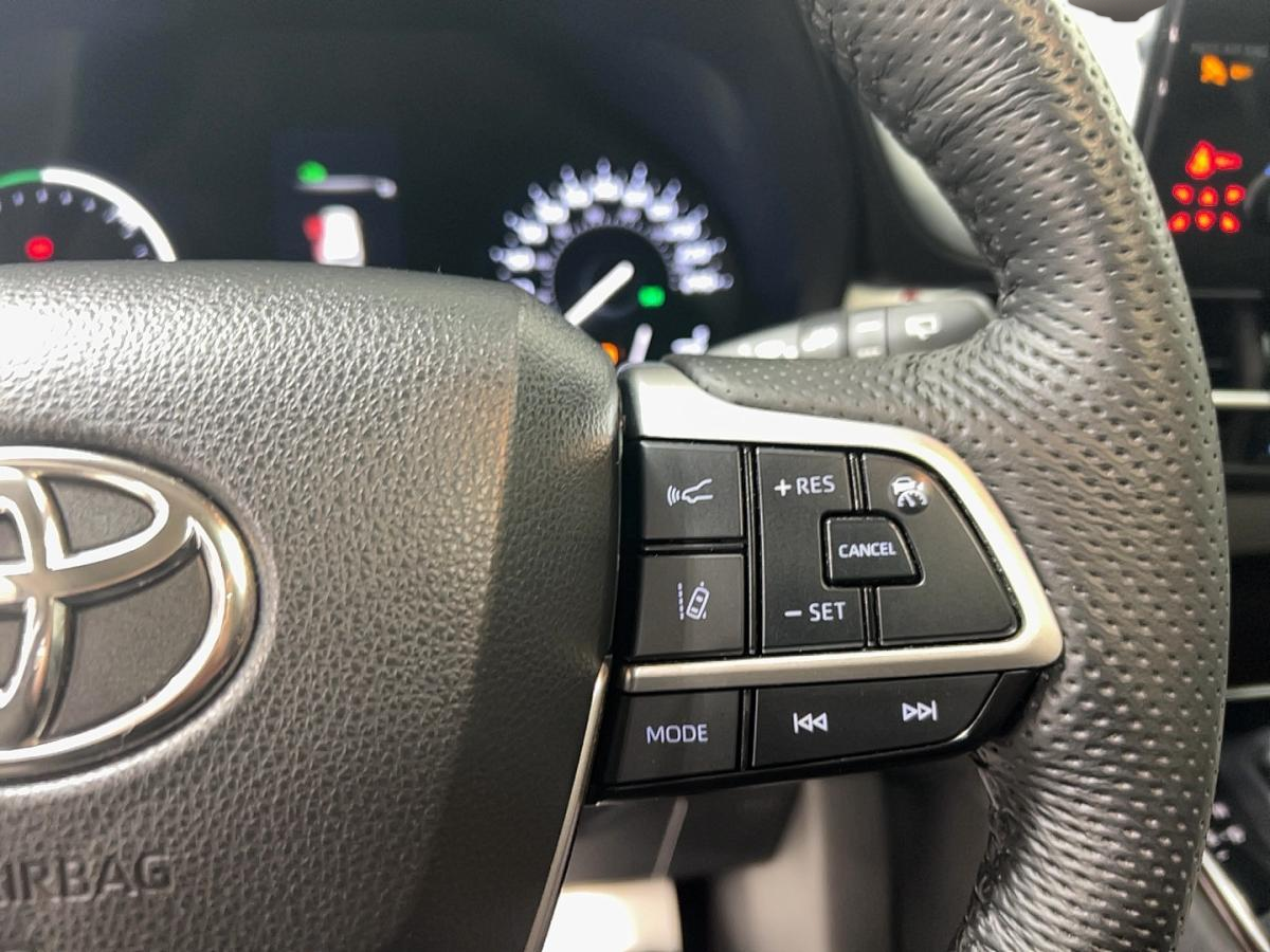 2023 Toyota Sienna - Image 201