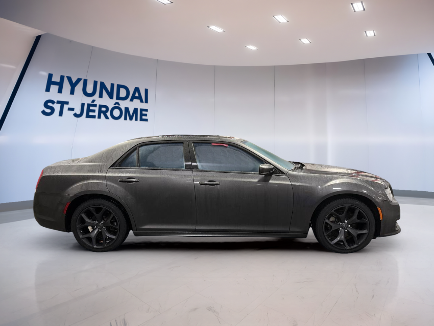 2022 Chrysler 300 - Image 172
