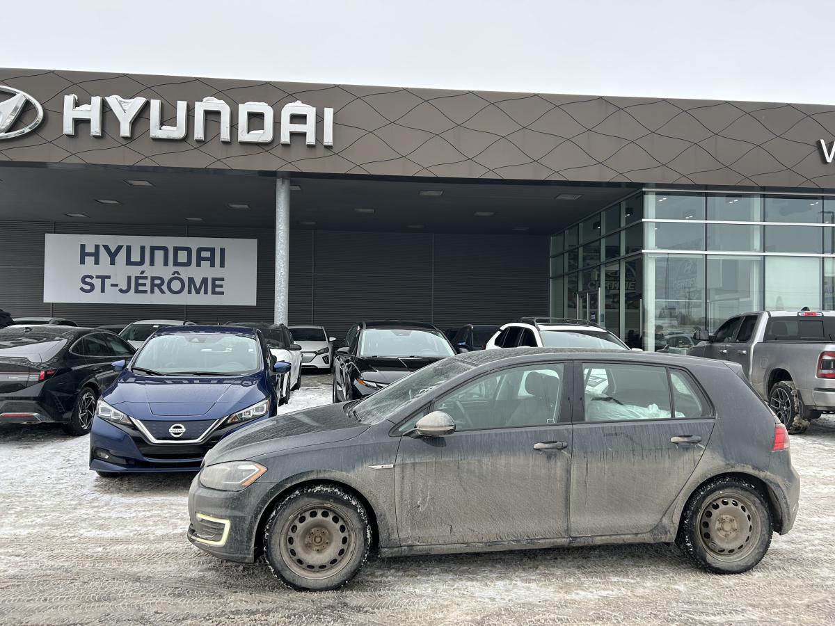 2018 Volkswagen e-Golf - Image 36