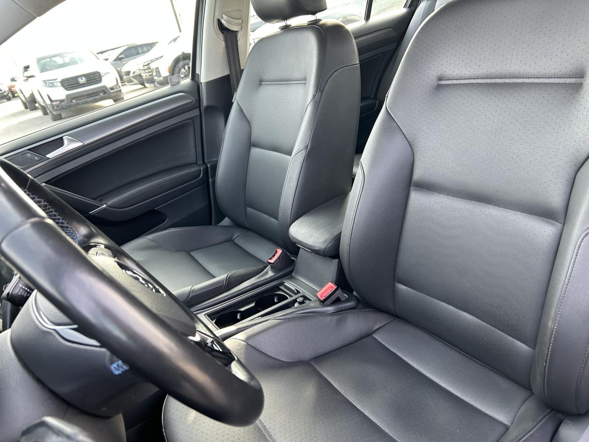 2018 Volkswagen e-Golf - Image 50