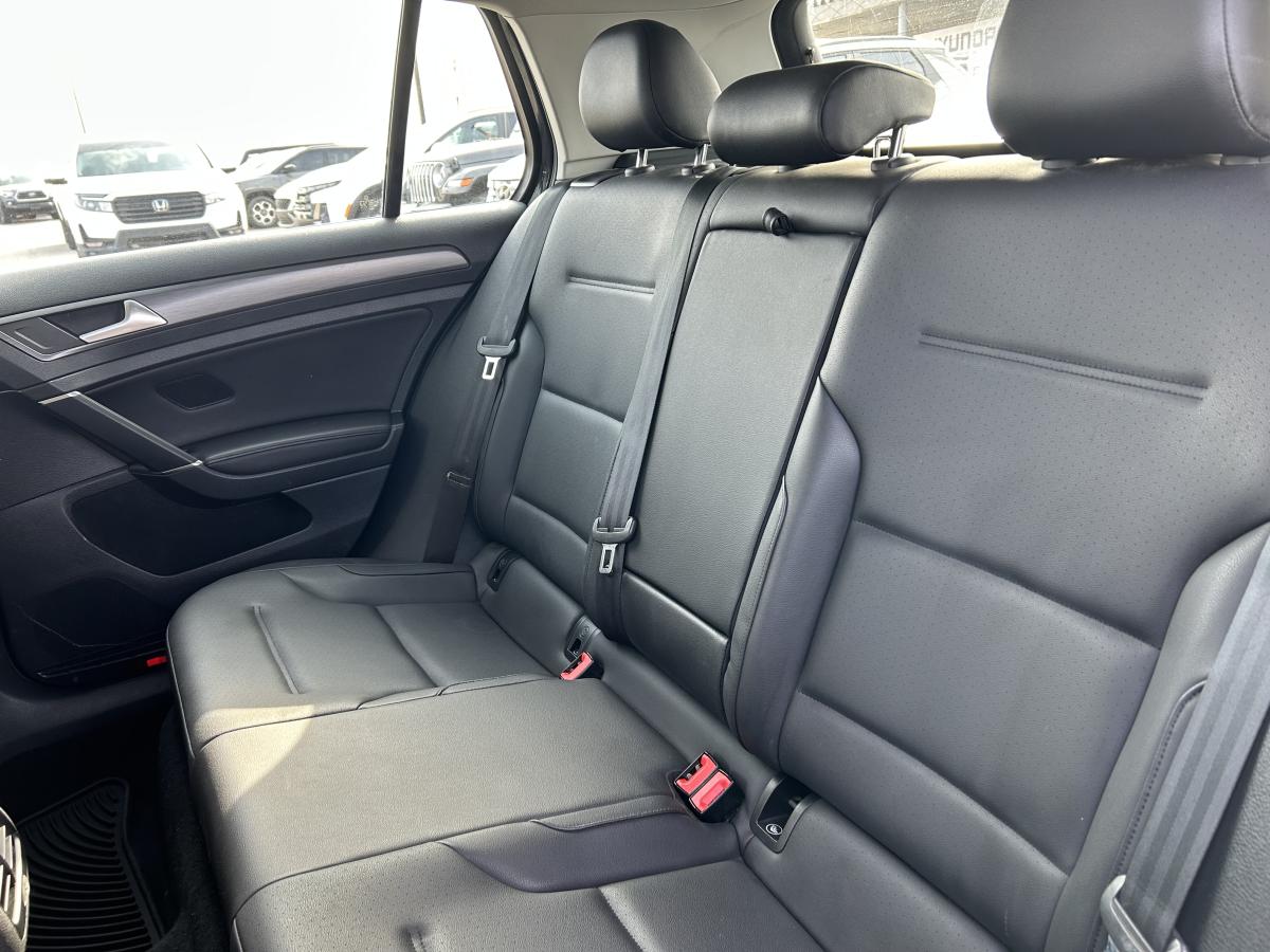 2018 Volkswagen e-Golf - Image 54