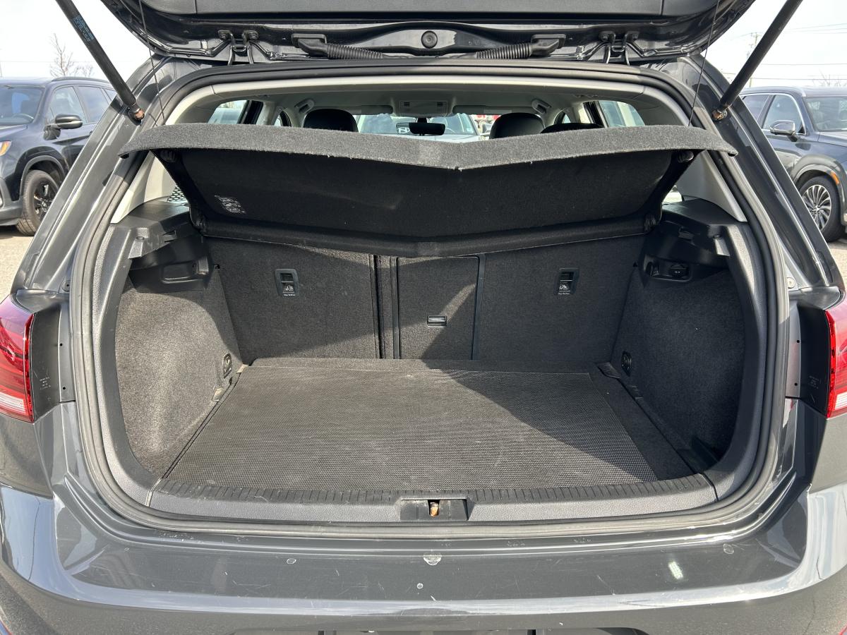 2018 Volkswagen e-Golf - Image 57