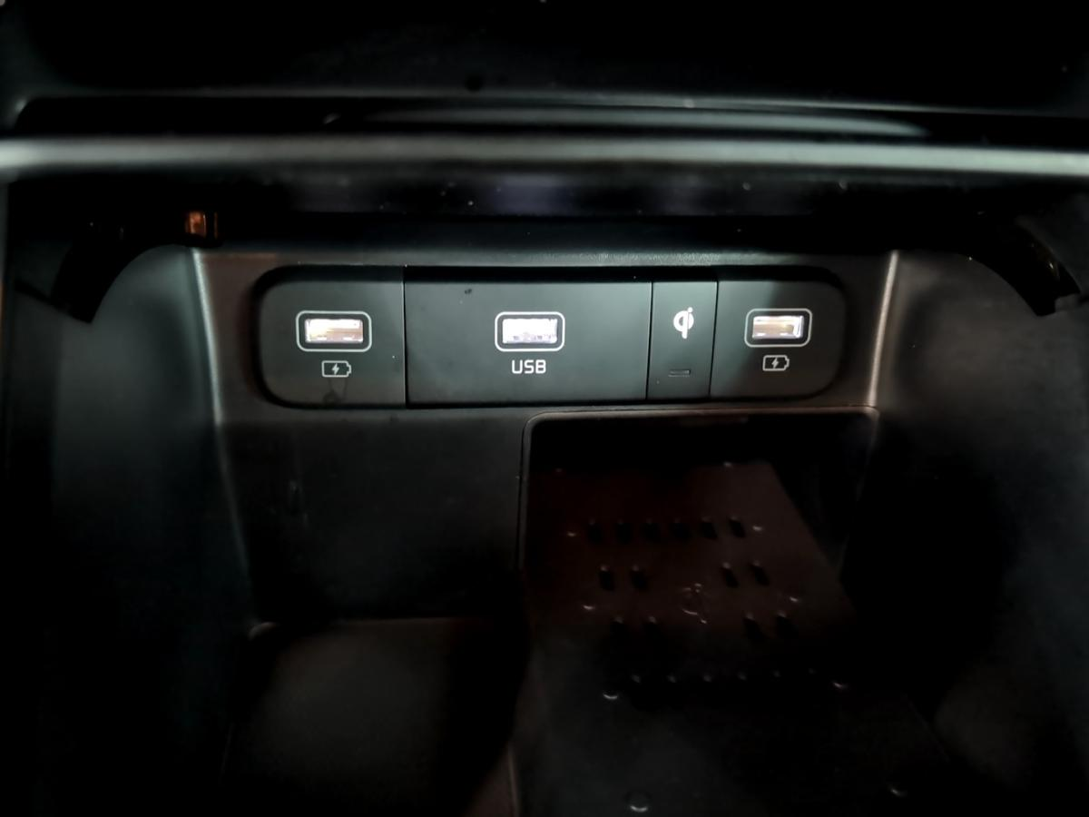 2023 Kia Sorento - Image 50