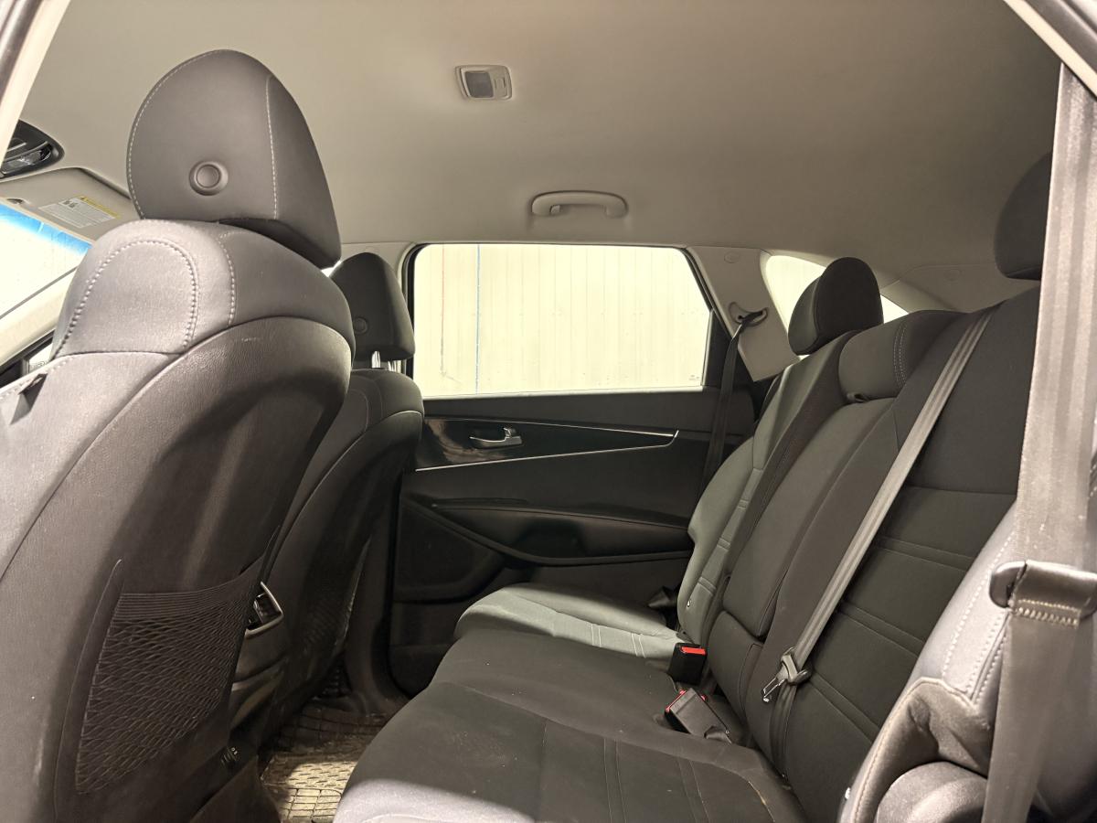 2020 Kia Sorento - Image 31