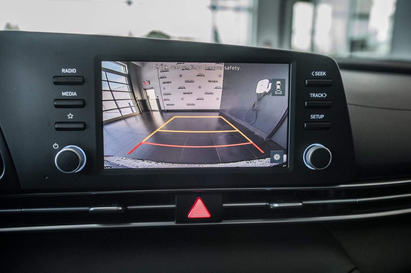 2022 Hyundai Elantra - Image 279