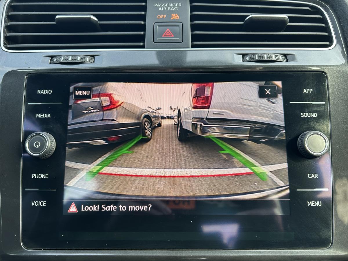 2018 Volkswagen e-Golf - Image 91