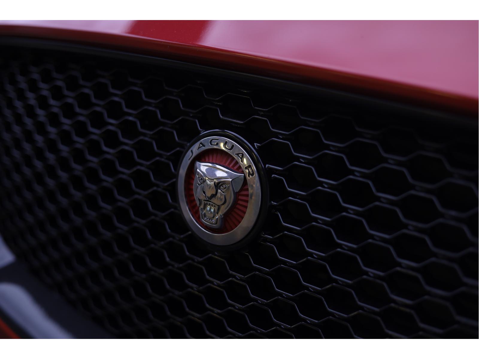 2019 Jaguar F-Pace - Image 47