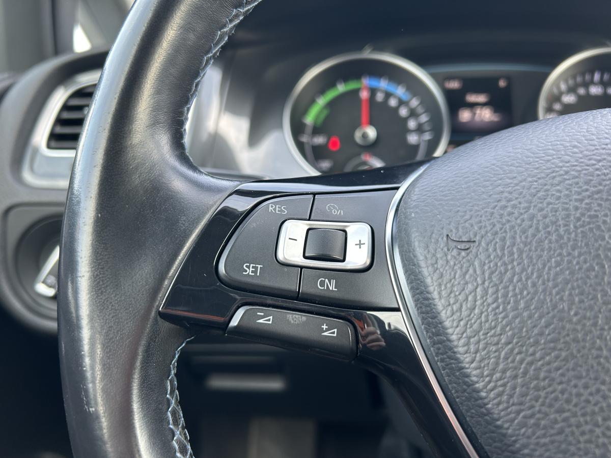 2018 Volkswagen e-Golf - Image 114