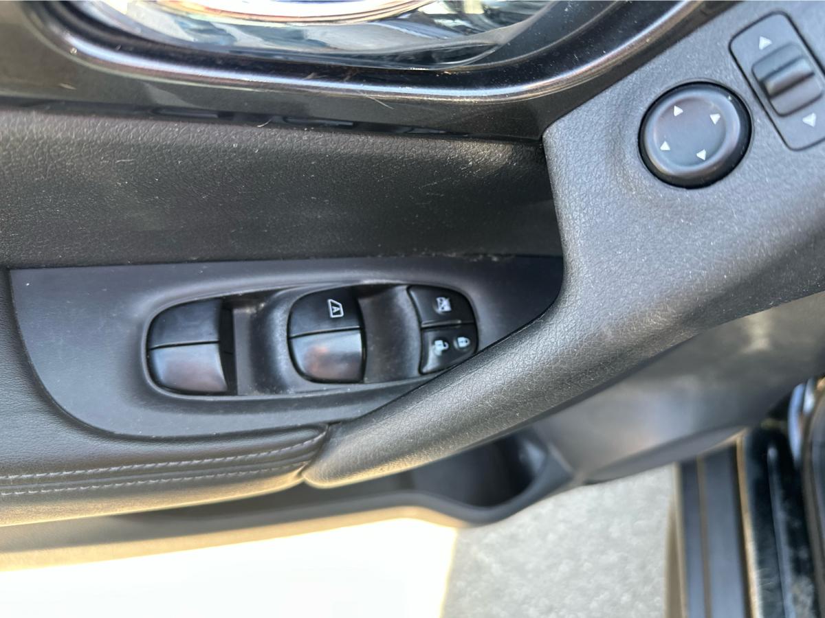 2018 Nissan Rogue - Image 247