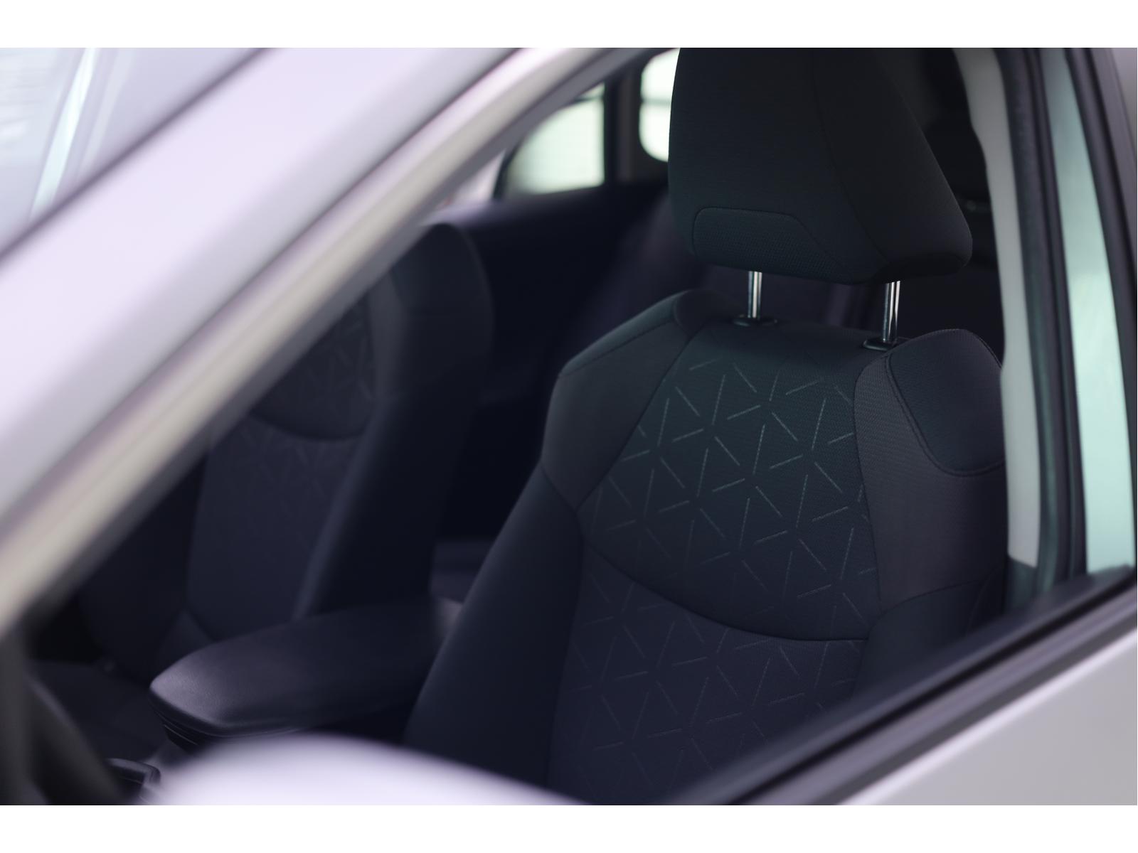 2019 Toyota RAV4 - Image 36