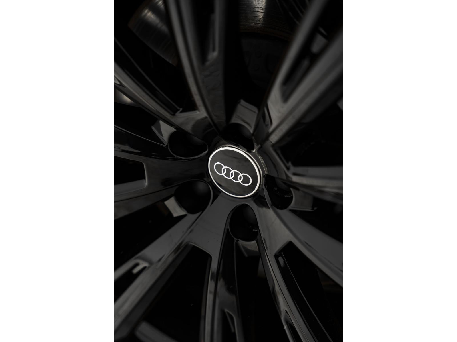 2026 Audi SQ8 - Image 371