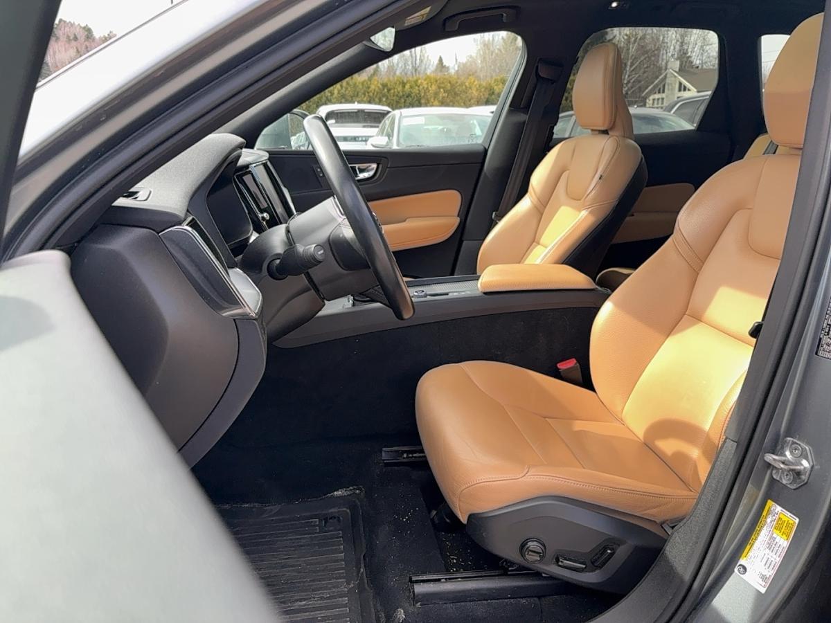 2020 Volvo XC60 - Image 38