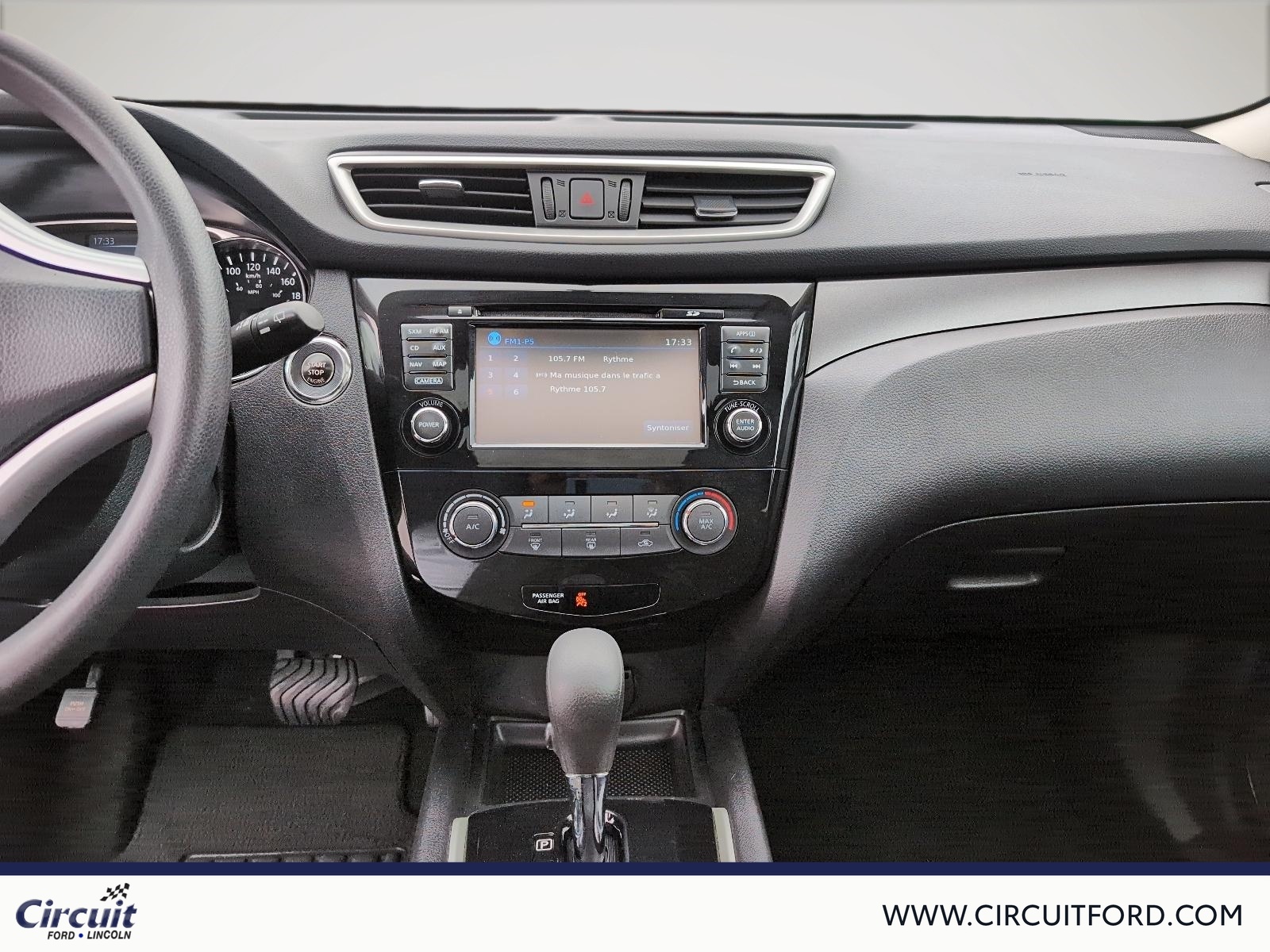 2016 Nissan Rogue - Image 55