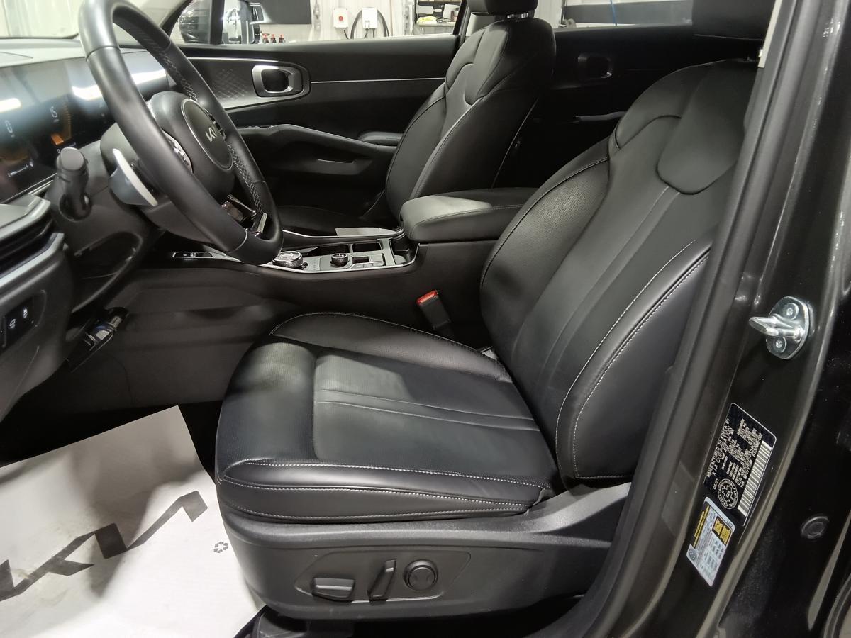 2025 Kia Sorento - Image 106