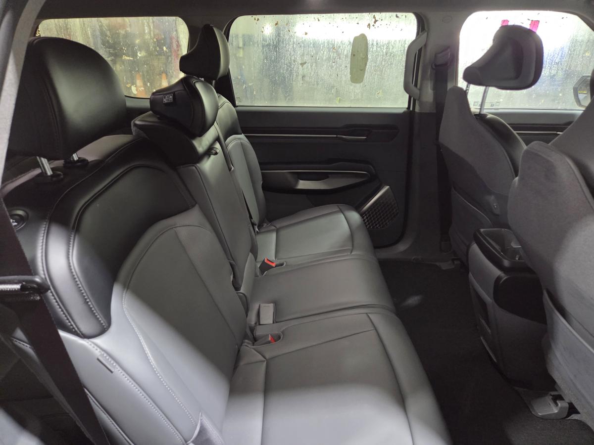2026 Kia EV9 - Image 457