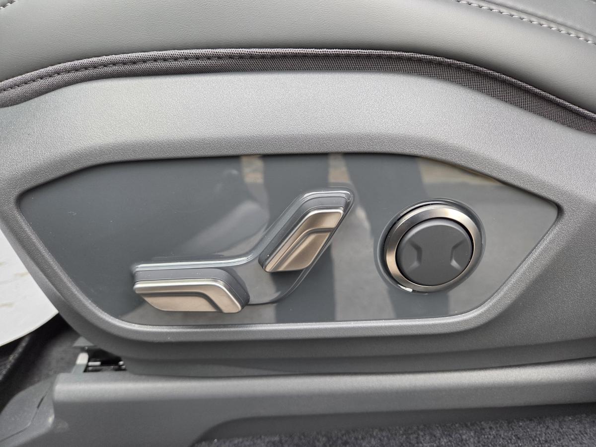 2026 Kia EV9 - Image 499