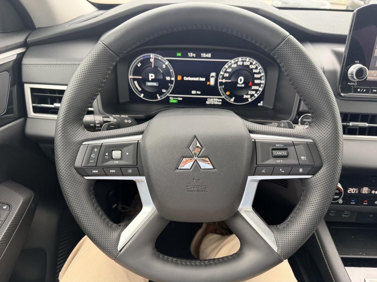 2025 Mitsubishi Outlander PHEV - Image 98