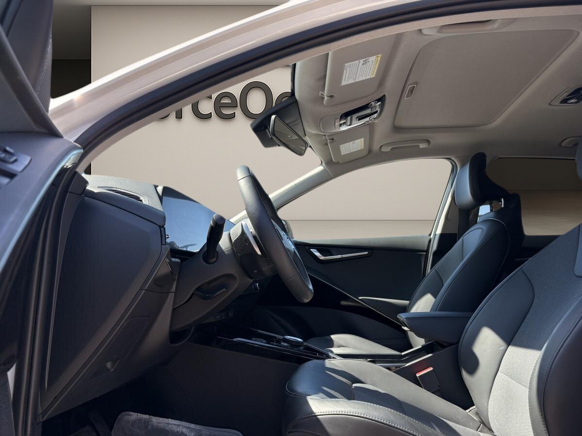 2025 Kia Niro PHEV - Image 47