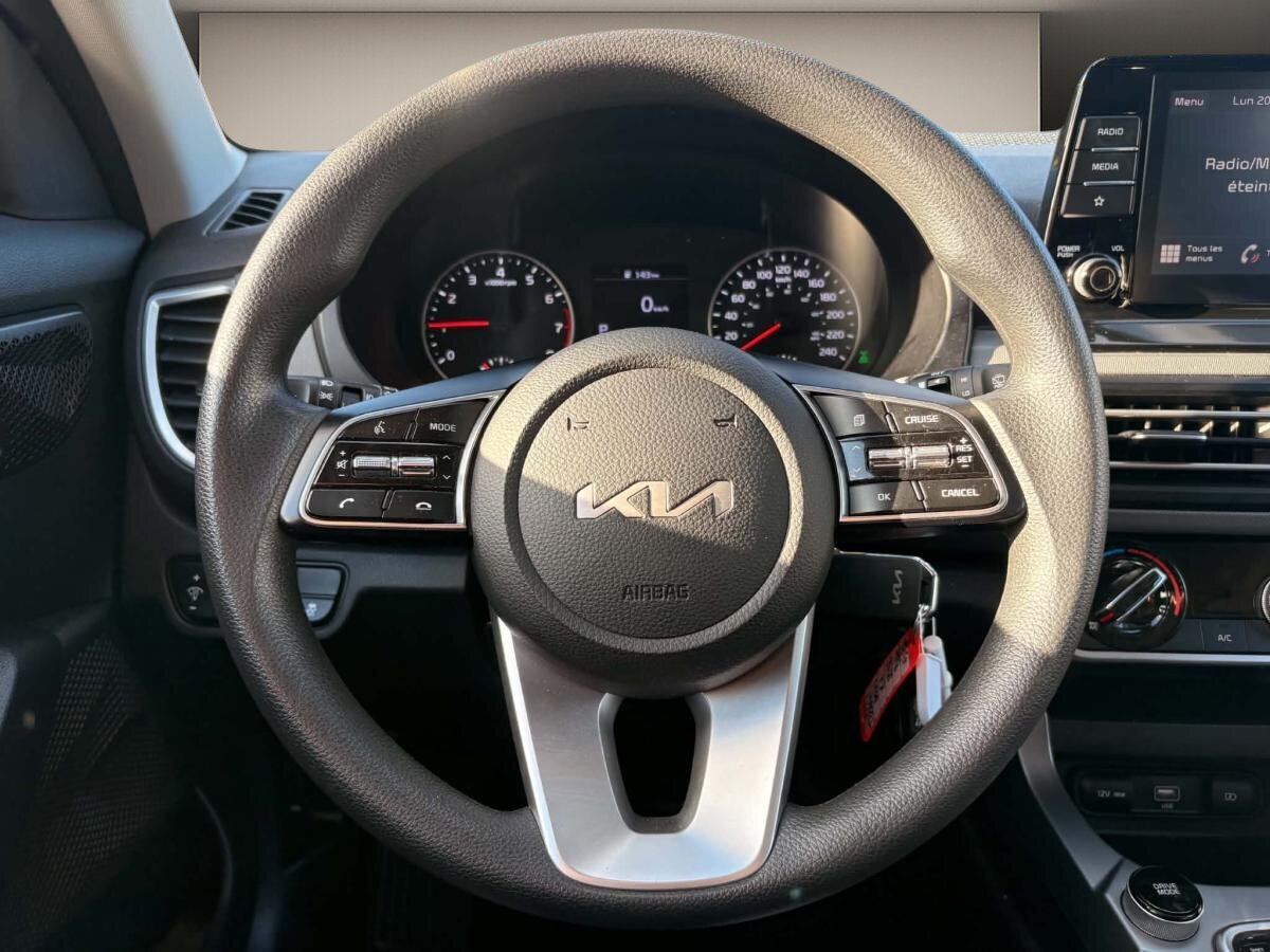 2023 Kia Seltos - Image 40