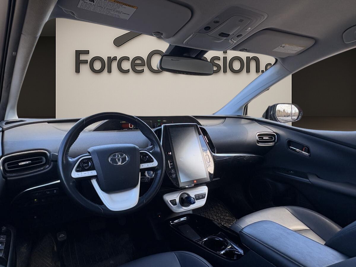 2017 Toyota Prius Prime - Image 29