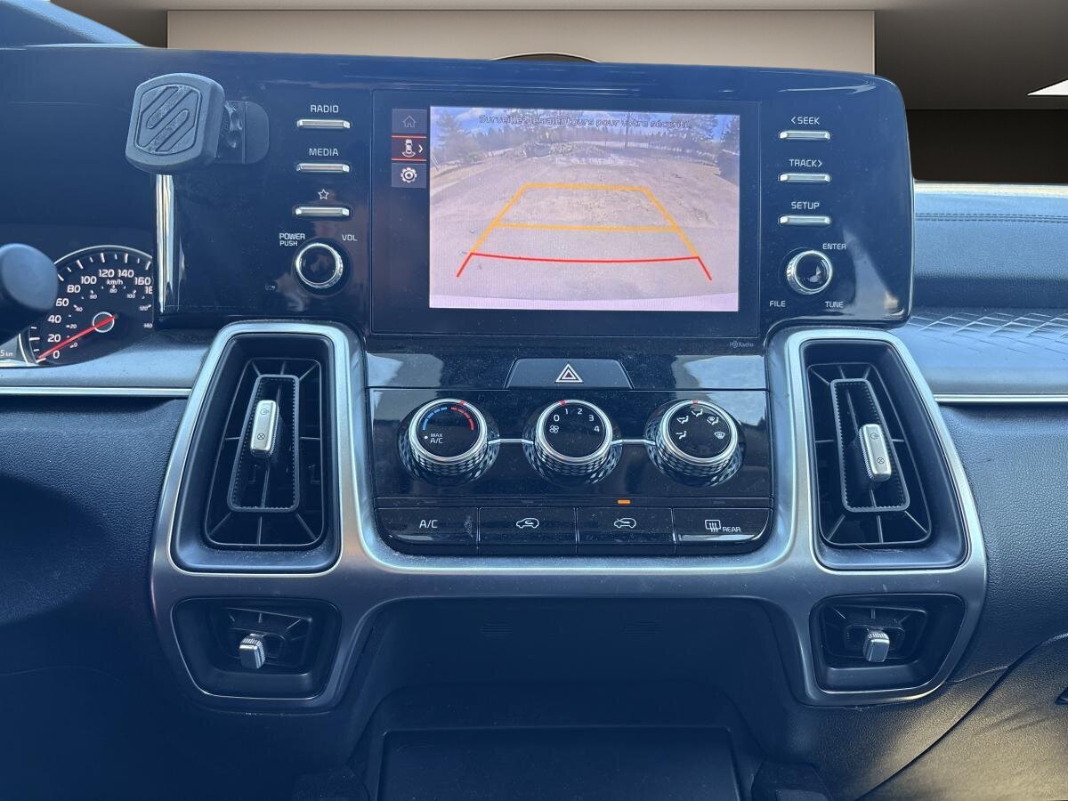 2022 Kia Sorento - Image 32