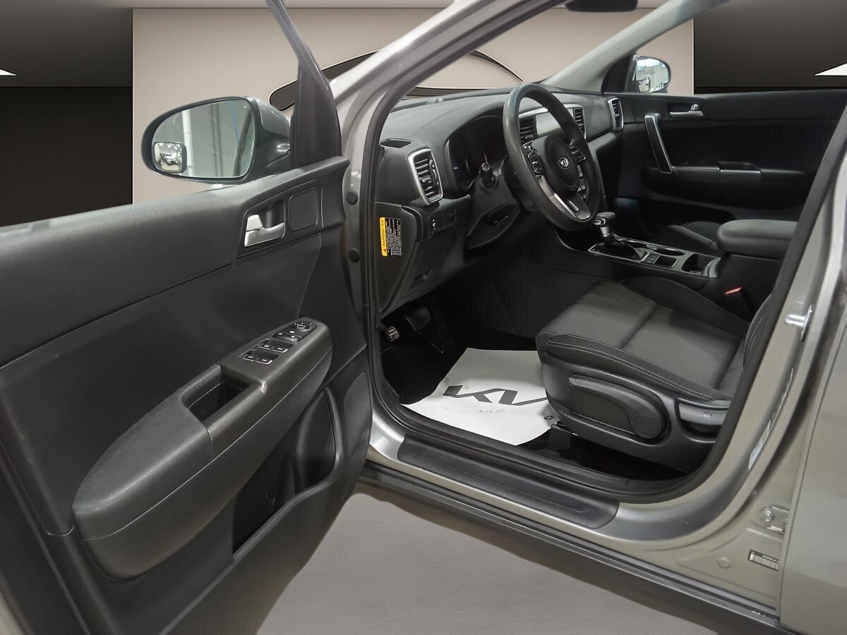 2020 Kia Sportage - Image 30