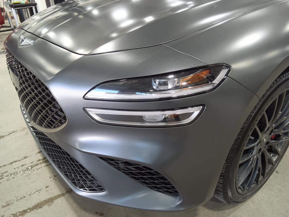2022 Genesis G70 - Image 24