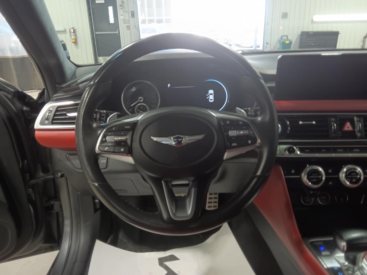 2022 Genesis G70 - Image 28