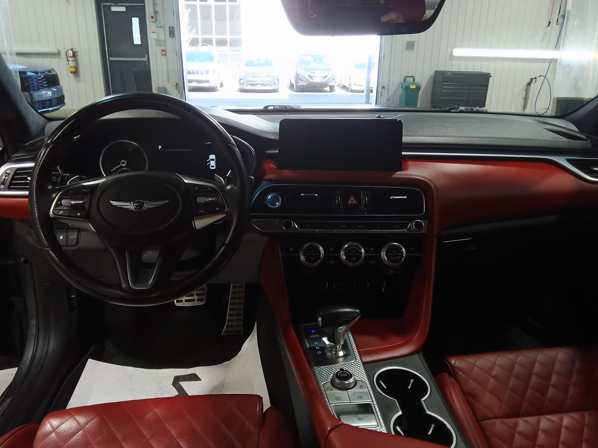 2022 Genesis G70 - Image 34