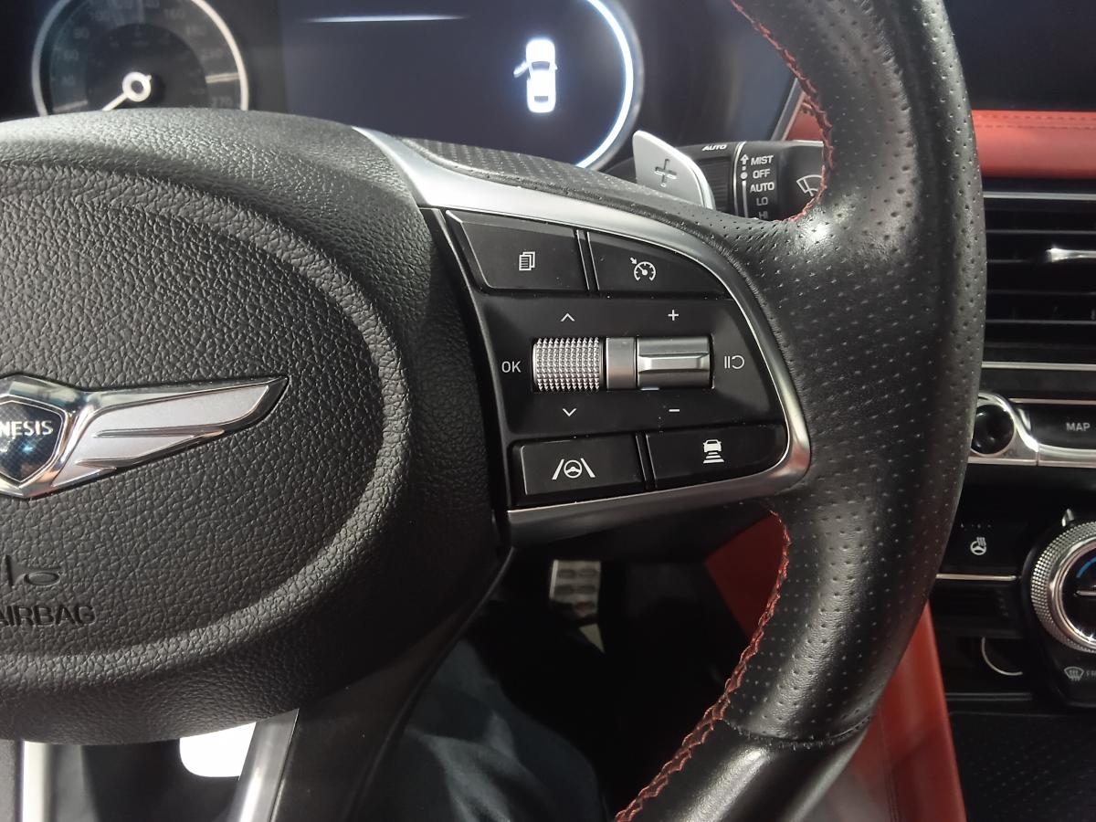 2022 Genesis G70 - Image 45