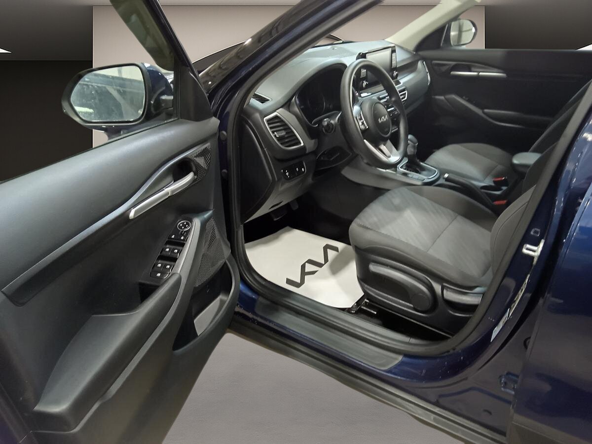 2023 Kia Seltos - Image 28