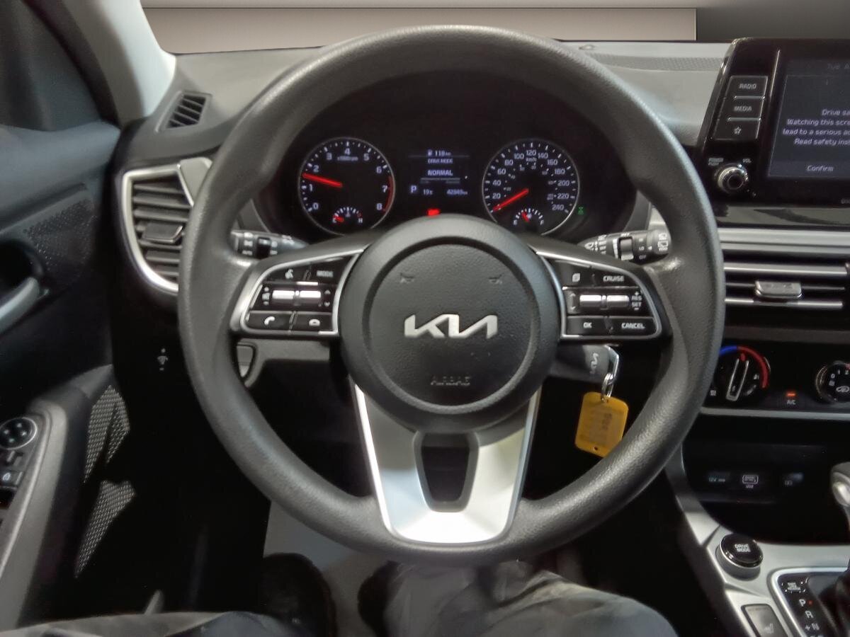 2023 Kia Seltos - Image 35