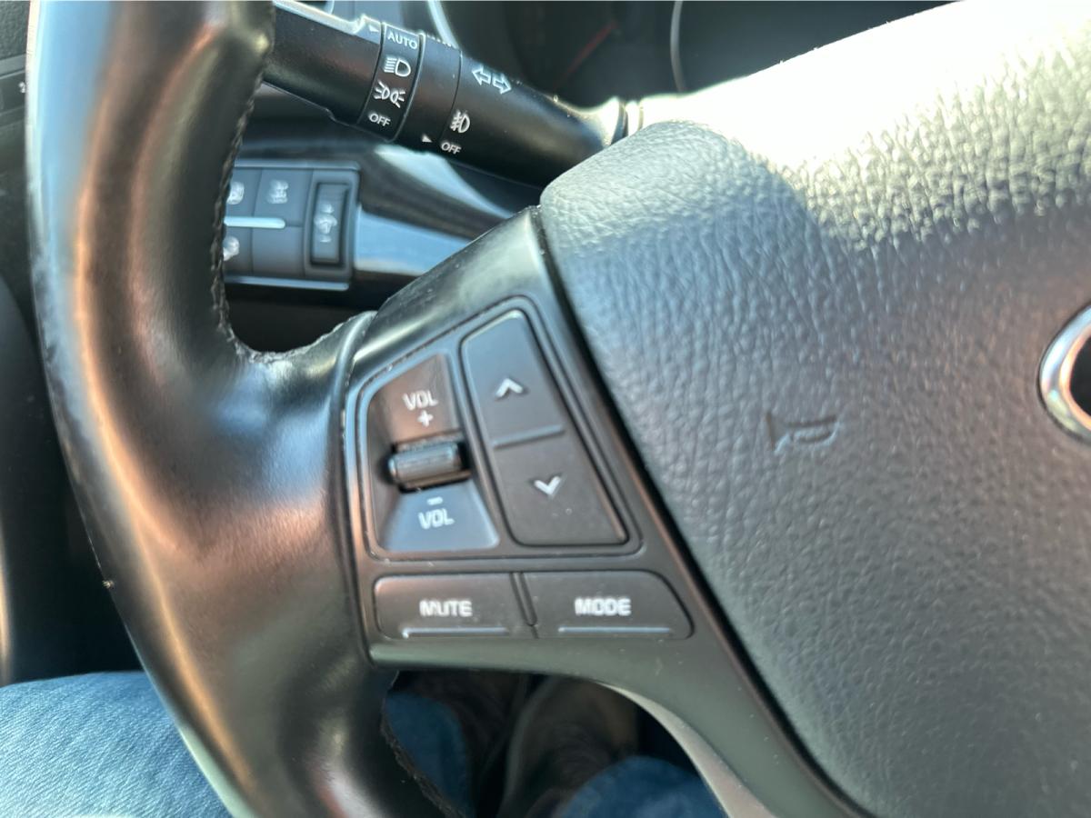 2015 Kia Sorento - Image 79